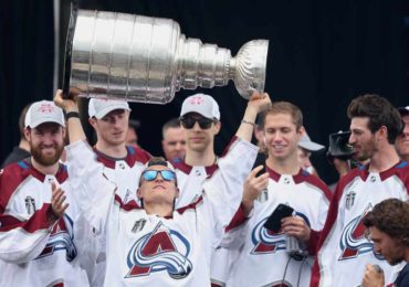 Stanley Cup auf Sommertour: Stadien, Stars und Stingrays